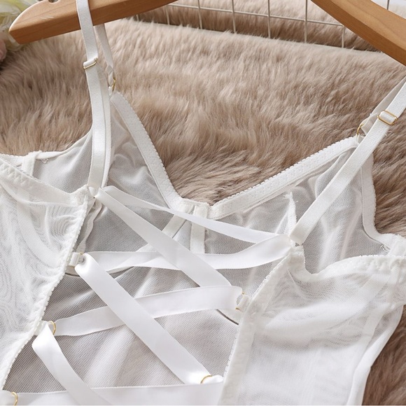 White Mesh dress, fully open back - Picture 11 of 11